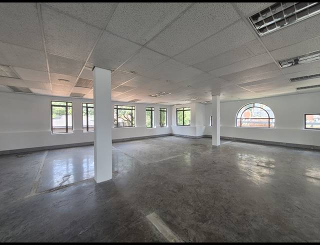 390M² OFFICE TO LET IN HYDE PARK